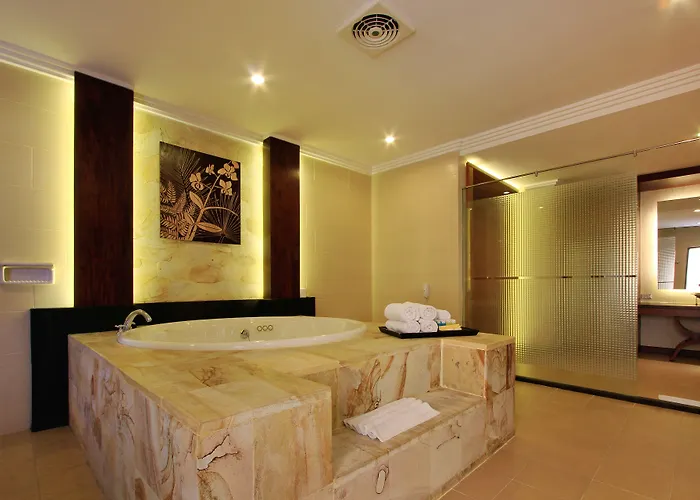 Pelangi Bali & 4* Seminyak (Bali)